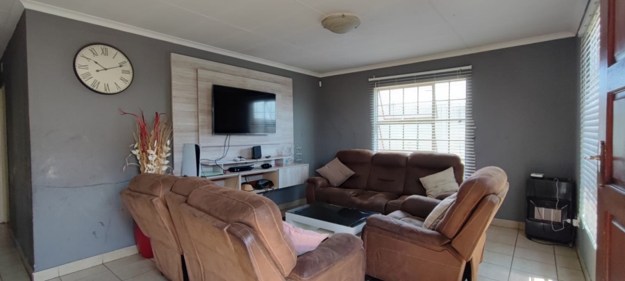 3 Bedroom Property for Sale in Rua Vista Gauteng