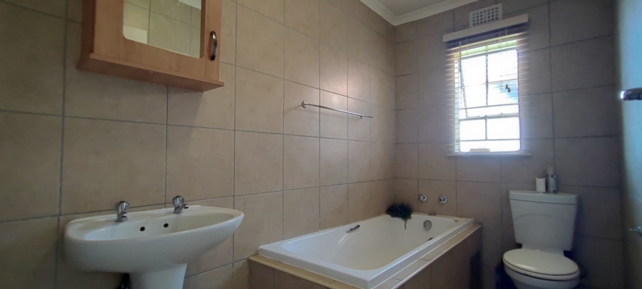 3 Bedroom Property for Sale in Rua Vista Gauteng