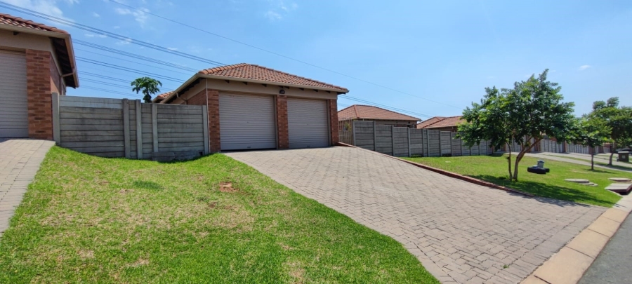 3 Bedroom Property for Sale in Rua Vista Gauteng