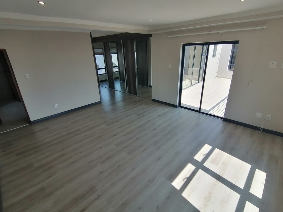 To Let 4 Bedroom Property for Rent in Copperleaf Estate Gauteng