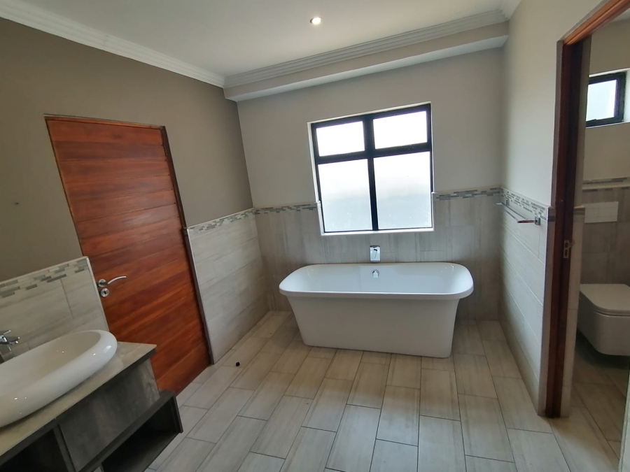 To Let 4 Bedroom Property for Rent in Copperleaf Estate Gauteng