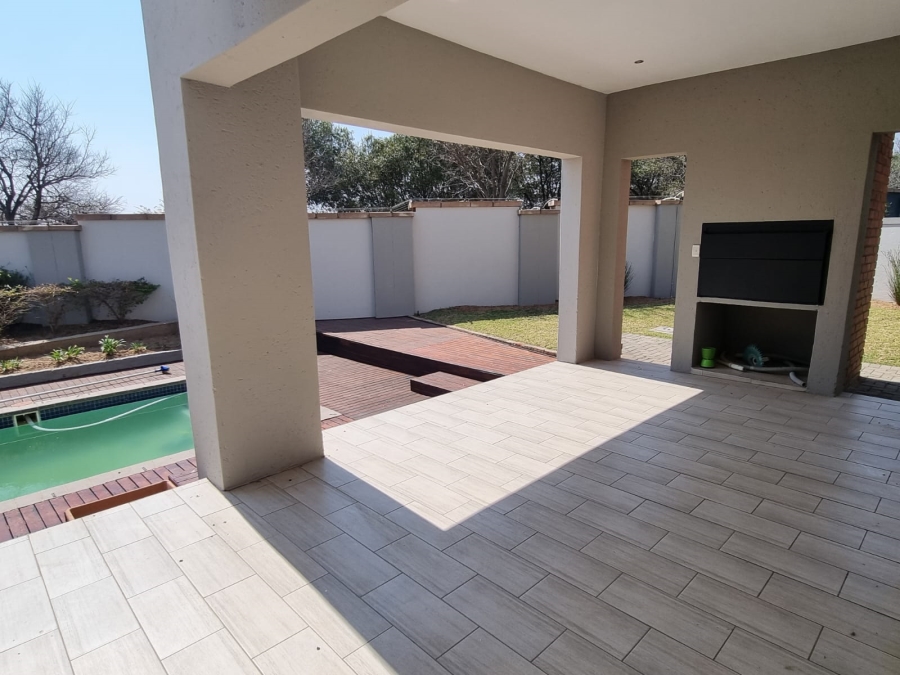 To Let 4 Bedroom Property for Rent in Copperleaf Estate Gauteng