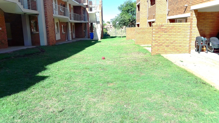 2 Bedroom Property for Sale in Monavoni Gauteng