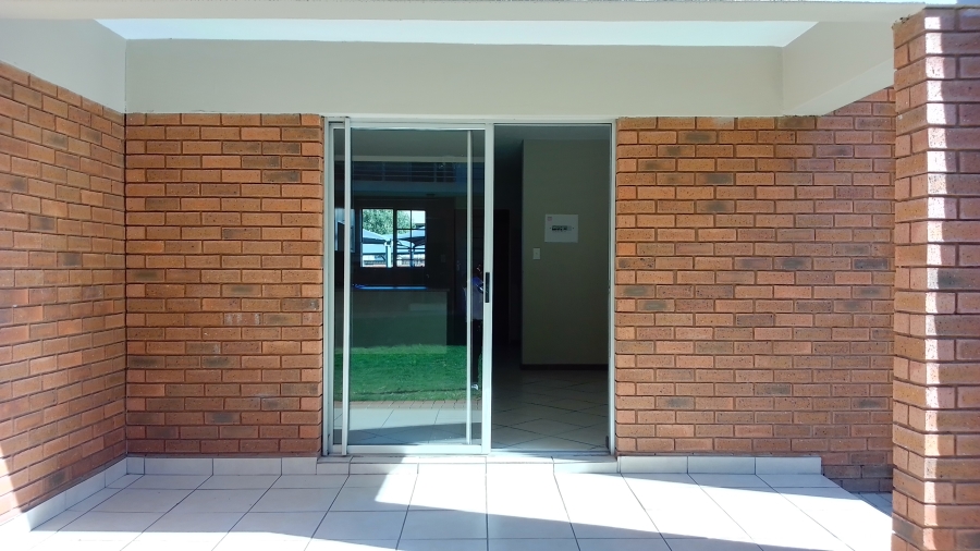 2 Bedroom Property for Sale in Monavoni Gauteng