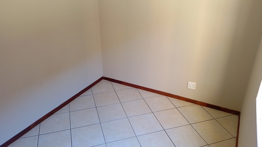 To Let 2 Bedroom Property for Rent in Monavoni Gauteng