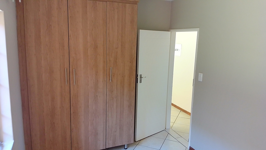 To Let 2 Bedroom Property for Rent in Monavoni Gauteng