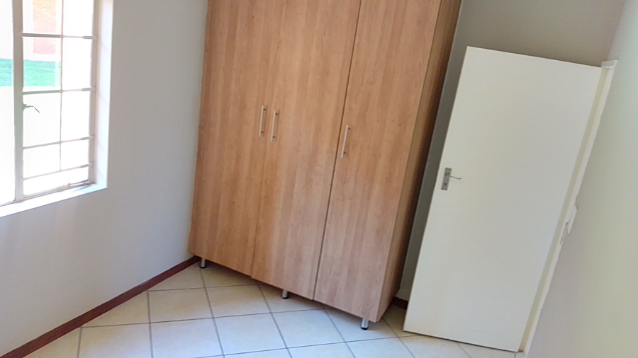 To Let 2 Bedroom Property for Rent in Monavoni Gauteng