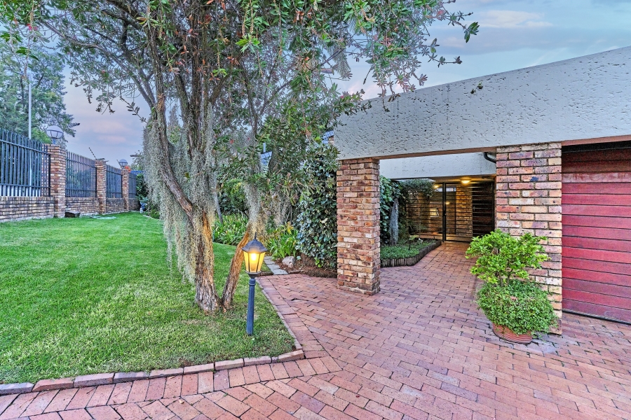 4 Bedroom Property for Sale in Morningside Manor Gauteng