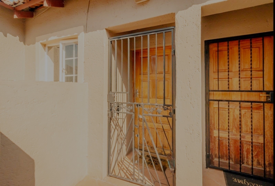 2 Bedroom Property for Sale in Wilgeheuwel Gauteng