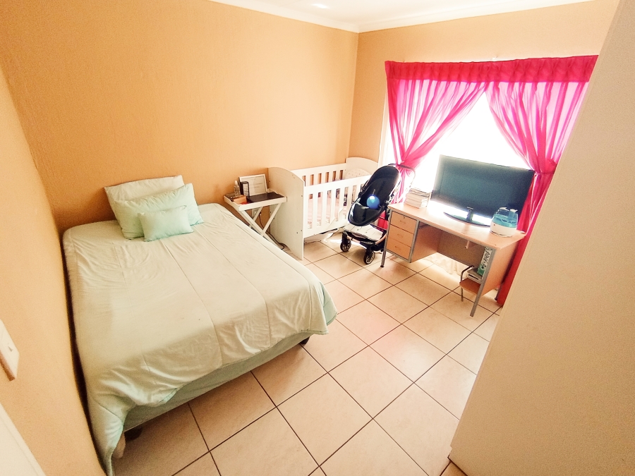 2 Bedroom Property for Sale in Wilgeheuwel Gauteng