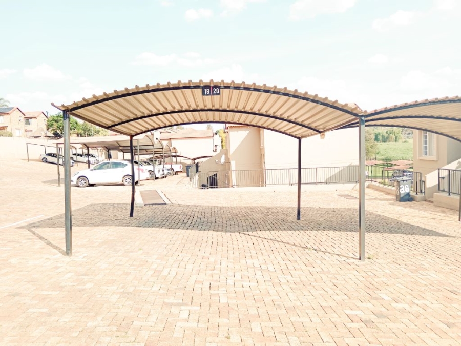 2 Bedroom Property for Sale in Wilgeheuwel Gauteng