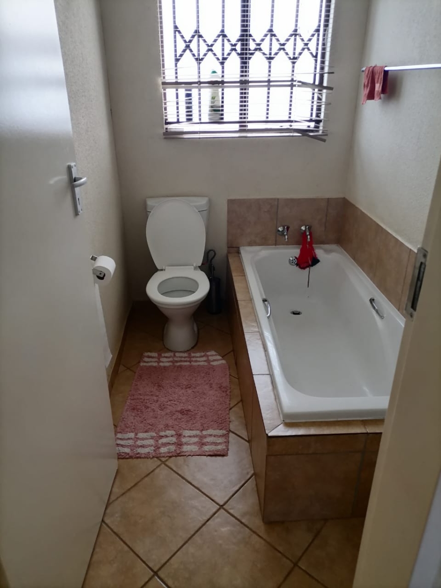 To Let 3 Bedroom Property for Rent in Theresa Park Gauteng