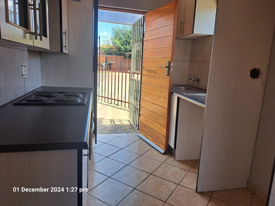 To Let 3 Bedroom Property for Rent in Theresa Park Gauteng