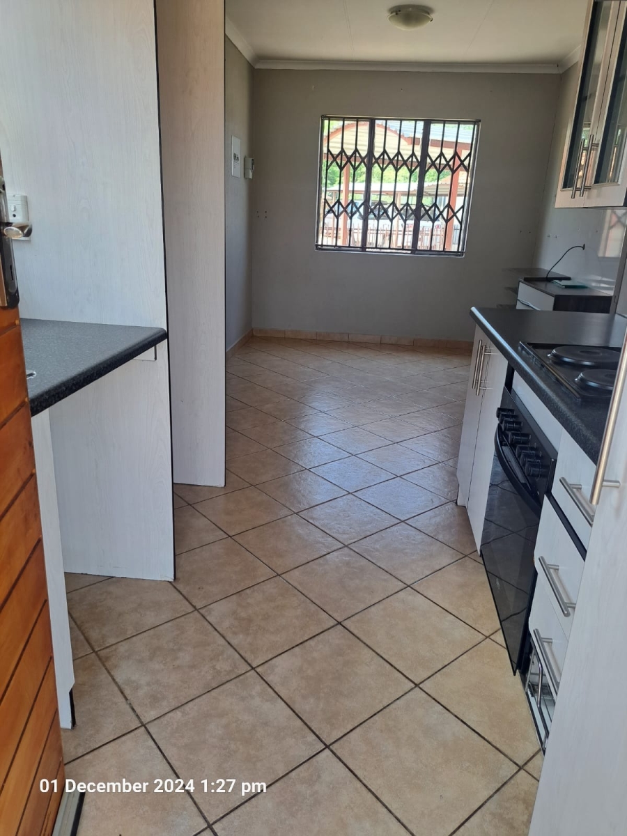 To Let 3 Bedroom Property for Rent in Theresa Park Gauteng