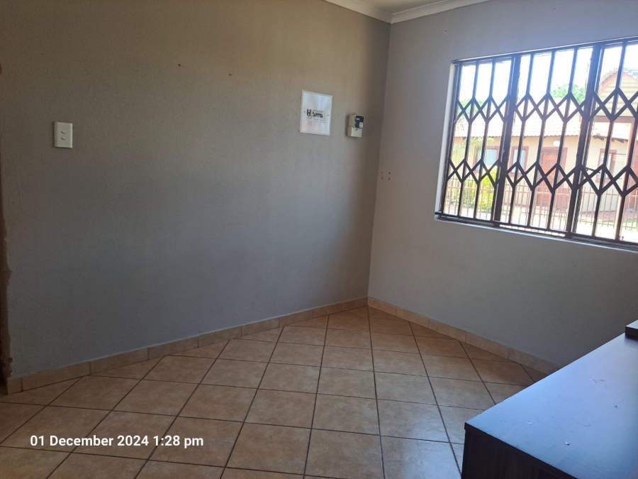 To Let 3 Bedroom Property for Rent in Theresa Park Gauteng