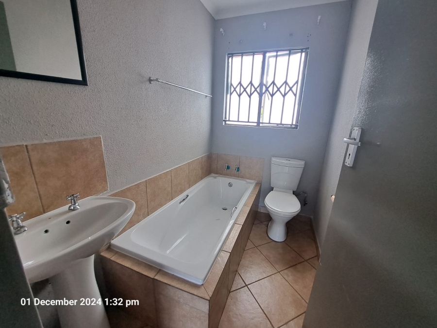 To Let 3 Bedroom Property for Rent in Theresa Park Gauteng