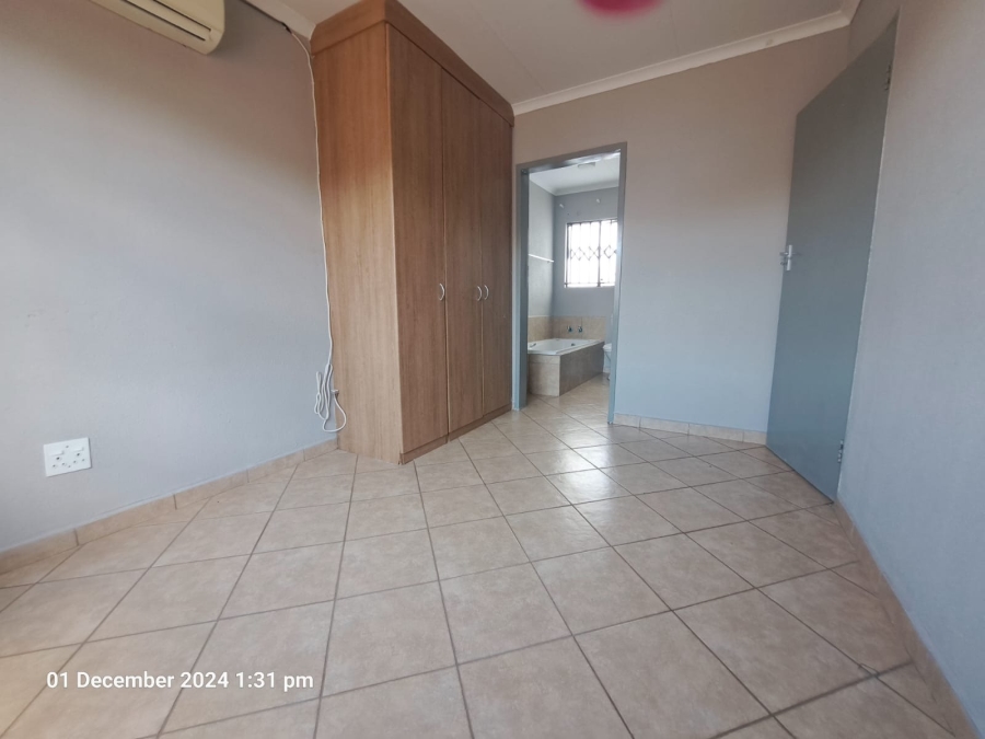 To Let 3 Bedroom Property for Rent in Theresa Park Gauteng