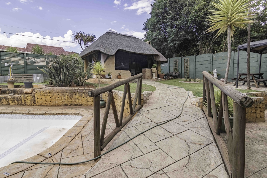 3 Bedroom Property for Sale in Wilro Park Gauteng