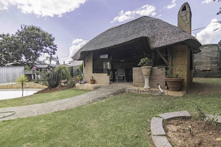 3 Bedroom Property for Sale in Wilro Park Gauteng