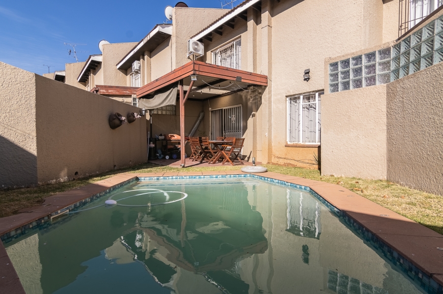 3 Bedroom Property for Sale in Weltevreden Park Gauteng