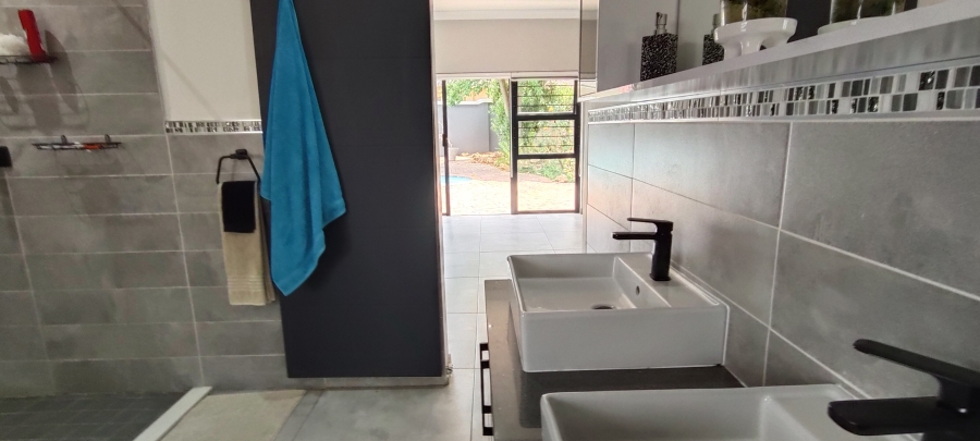 4 Bedroom Property for Sale in Verwoerdpark Gauteng