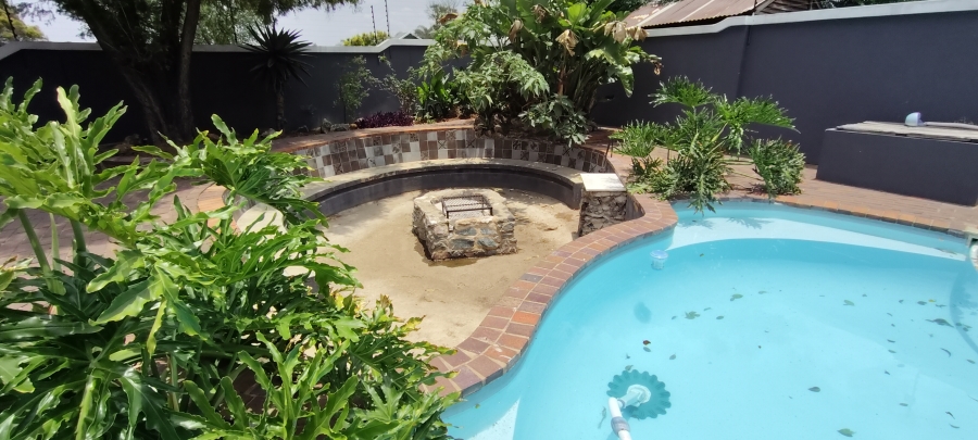 4 Bedroom Property for Sale in Verwoerdpark Gauteng