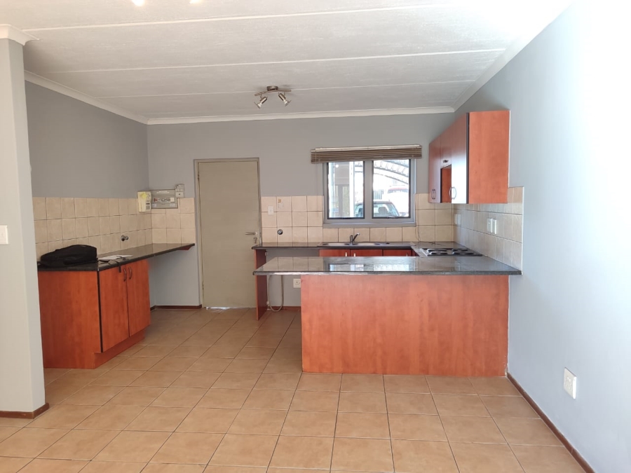 2 Bedroom Property for Sale in Noordwyk Gauteng