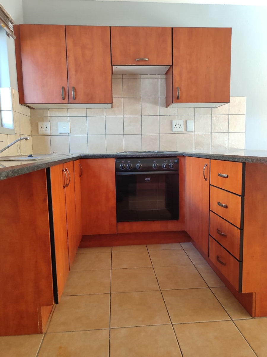 2 Bedroom Property for Sale in Noordwyk Gauteng