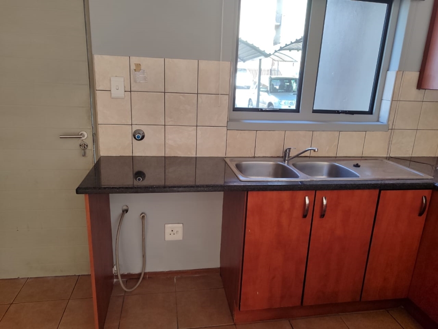 2 Bedroom Property for Sale in Noordwyk Gauteng