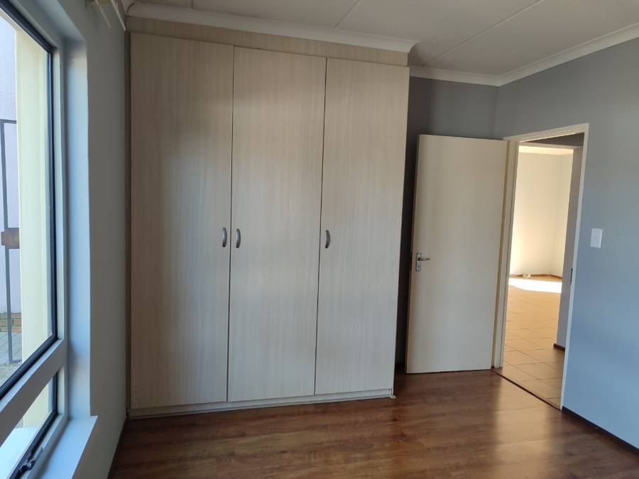 2 Bedroom Property for Sale in Noordwyk Gauteng