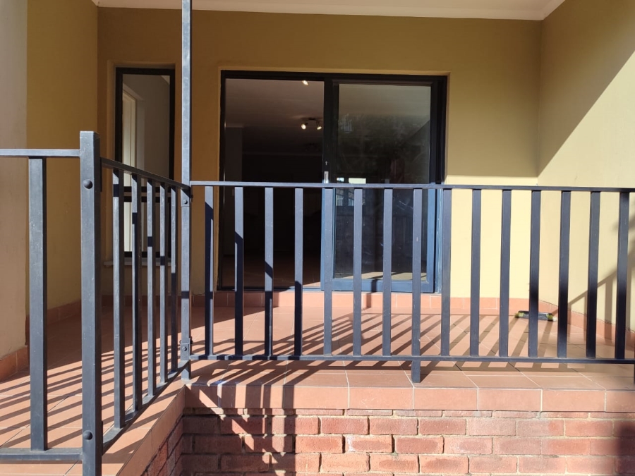 2 Bedroom Property for Sale in Noordwyk Gauteng