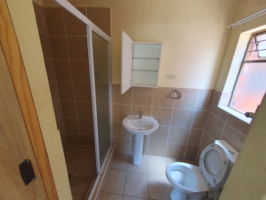 To Let 2 Bedroom Property for Rent in Sugar Bush Estate Gauteng