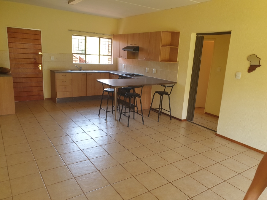 To Let 2 Bedroom Property for Rent in Sugar Bush Estate Gauteng