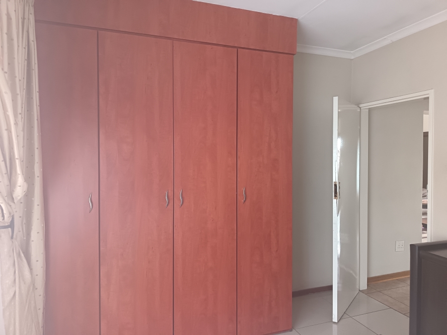 To Let 3 Bedroom Property for Rent in Kookrus Gauteng