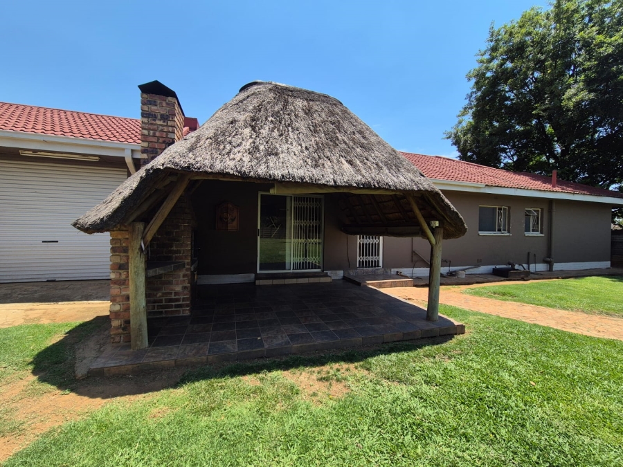 3 Bedroom Property for Sale in Sonland Park Gauteng