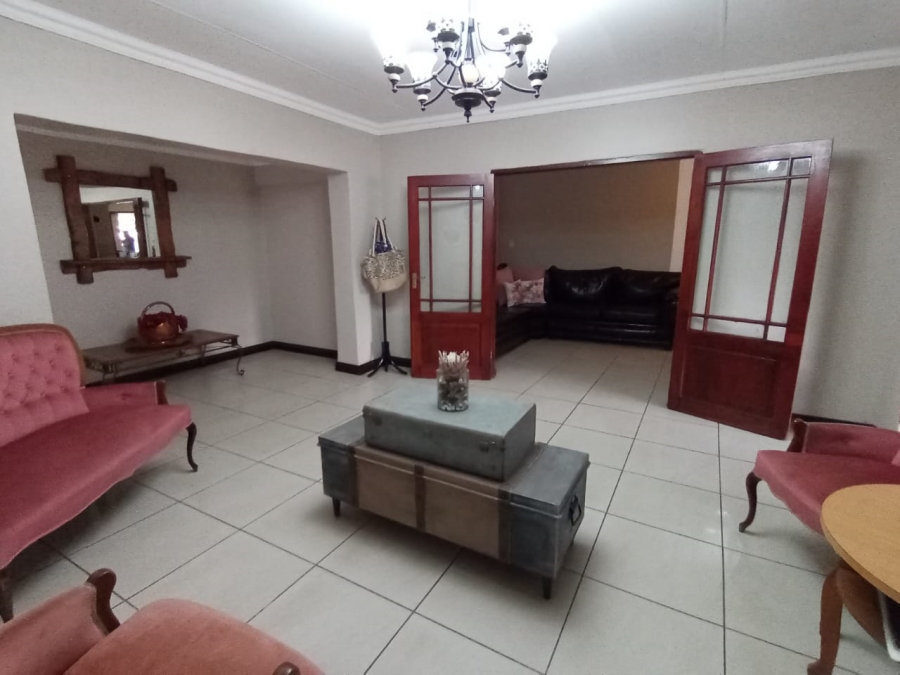 4 Bedroom Property for Sale in Three Rivers Proper Gauteng