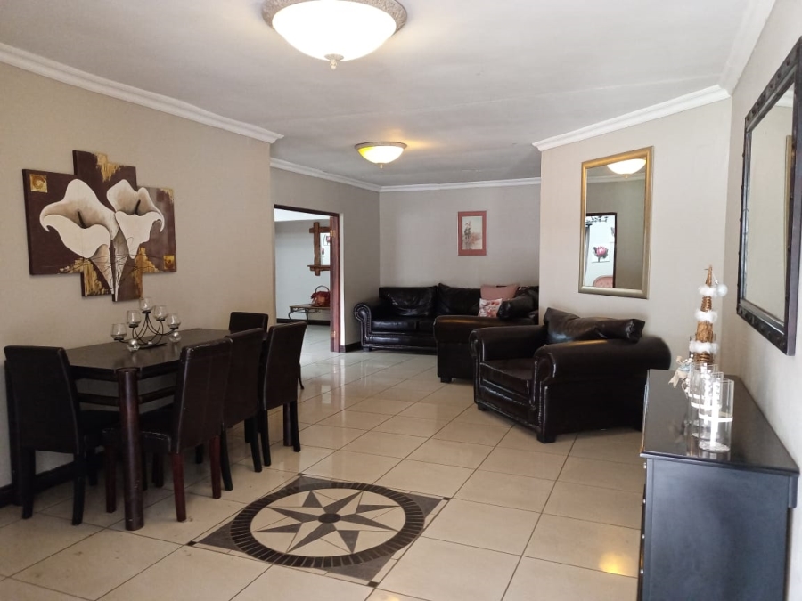 4 Bedroom Property for Sale in Three Rivers Proper Gauteng