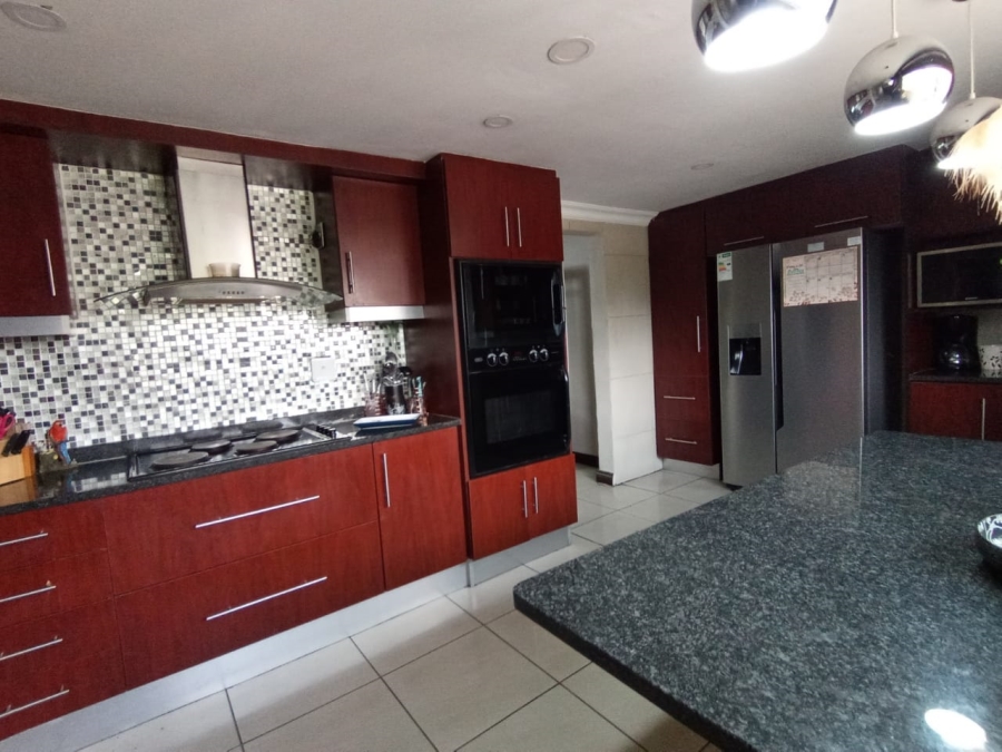 4 Bedroom Property for Sale in Three Rivers Proper Gauteng