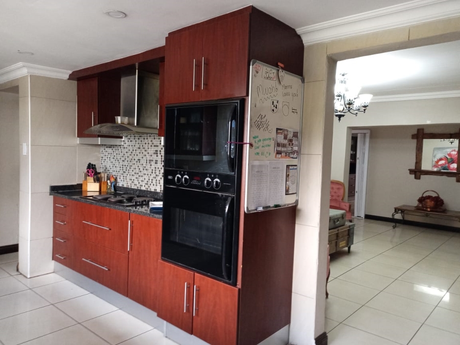 4 Bedroom Property for Sale in Three Rivers Proper Gauteng