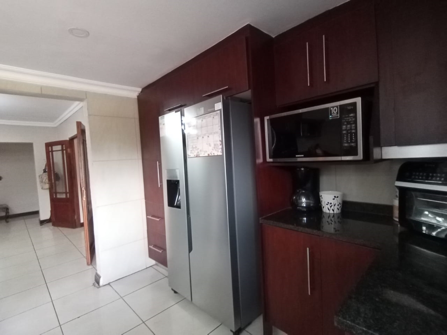 4 Bedroom Property for Sale in Three Rivers Proper Gauteng