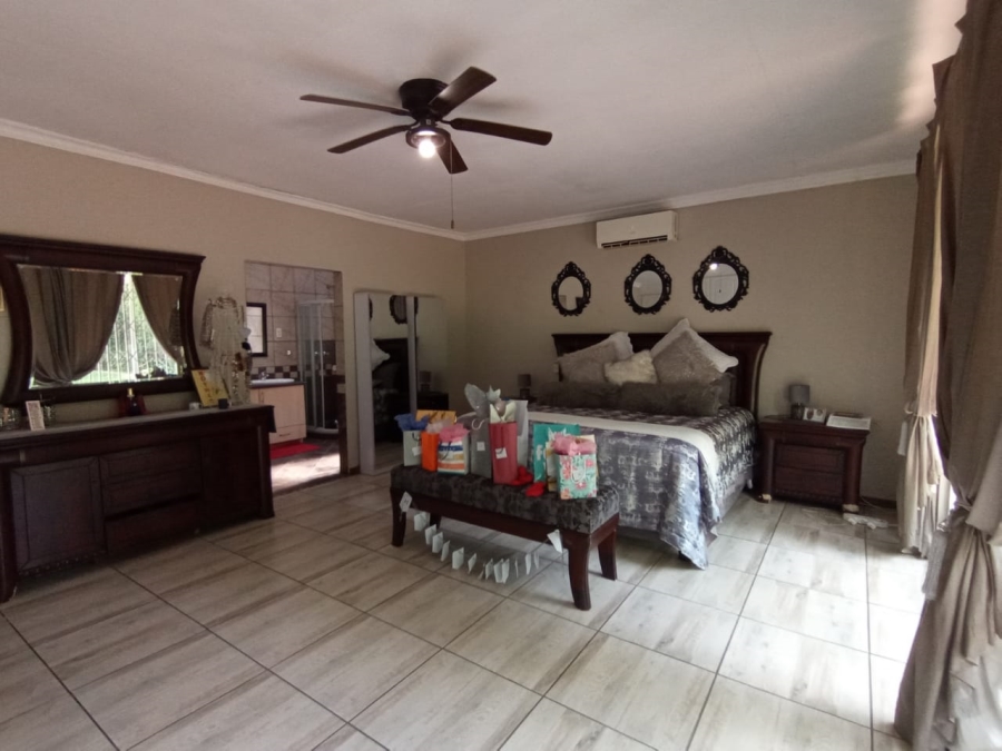 4 Bedroom Property for Sale in Three Rivers Proper Gauteng