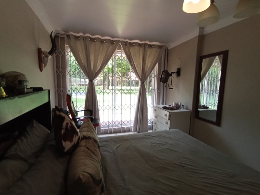 4 Bedroom Property for Sale in Three Rivers Proper Gauteng