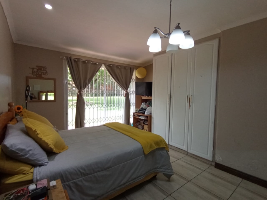 4 Bedroom Property for Sale in Three Rivers Proper Gauteng