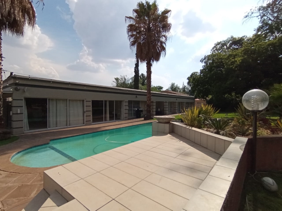 4 Bedroom Property for Sale in Three Rivers Proper Gauteng