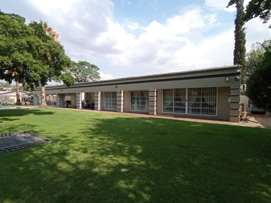 4 Bedroom Property for Sale in Three Rivers Proper Gauteng