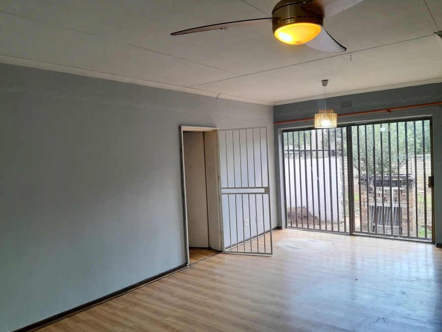 To Let 5 Bedroom Property for Rent in Buccleuch Gauteng