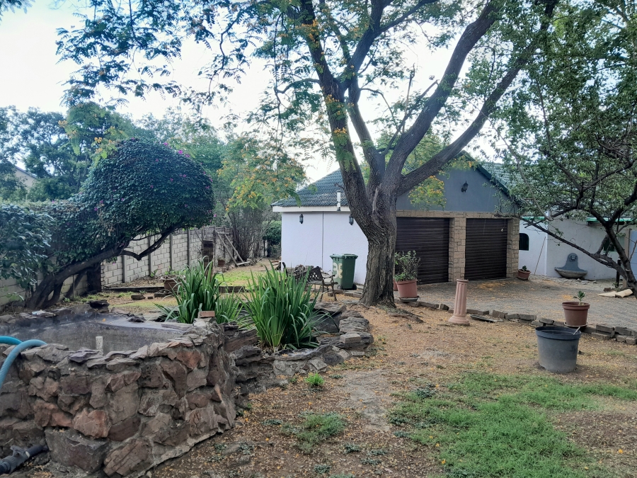 To Let 5 Bedroom Property for Rent in Buccleuch Gauteng