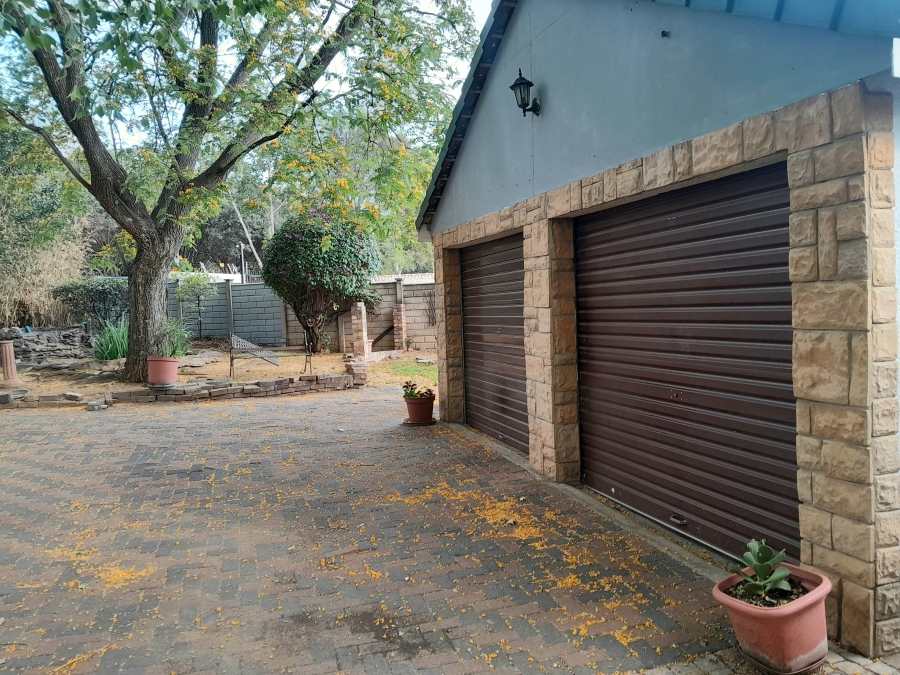 To Let 5 Bedroom Property for Rent in Buccleuch Gauteng