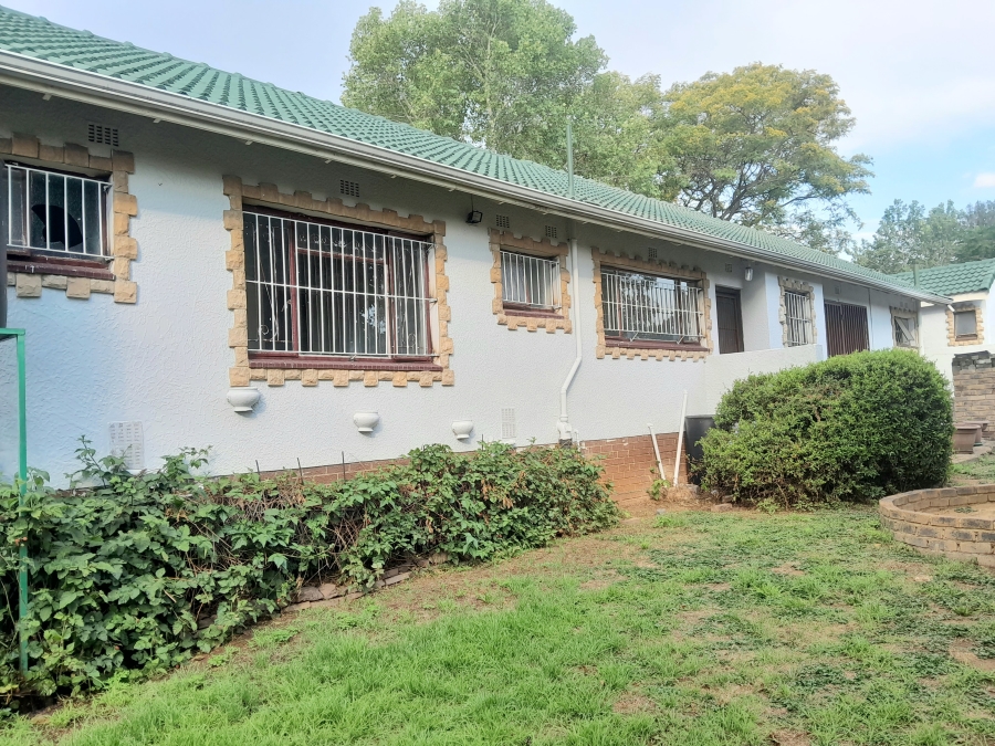 To Let 5 Bedroom Property for Rent in Buccleuch Gauteng