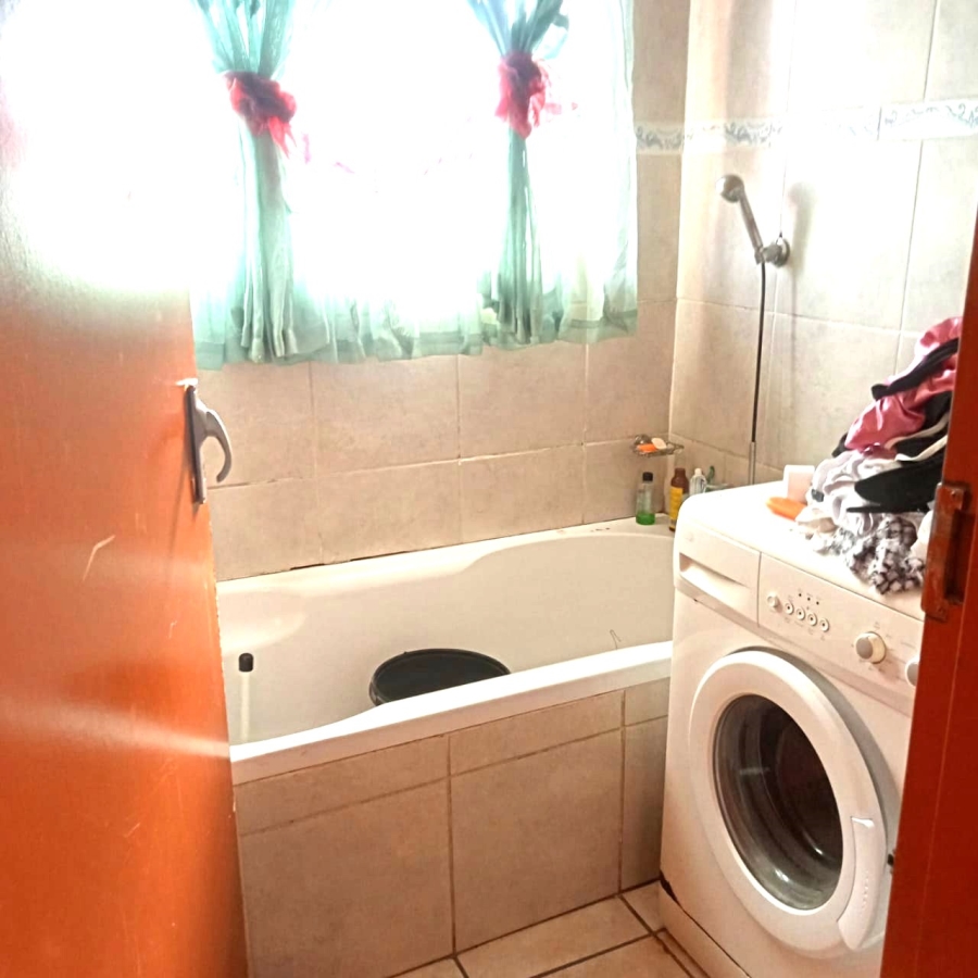 2 Bedroom Property for Sale in Kwa Thema Gauteng